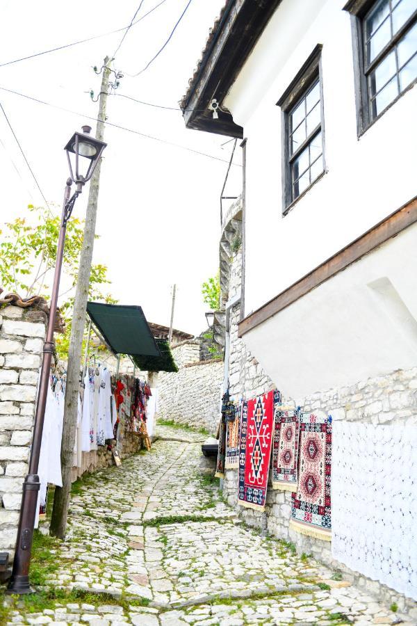 Guest House Luli Berati Exterior foto