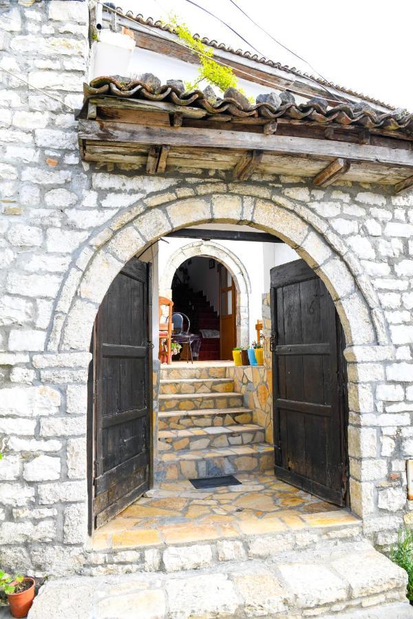 Guest House Luli Berati Exterior foto