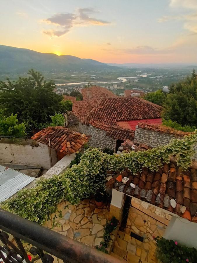Guest House Luli Berati Exterior foto