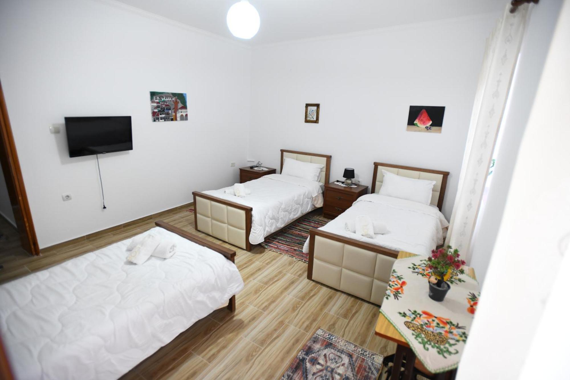 Guest House Luli Berati Exterior foto